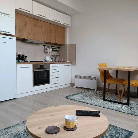 Rooftop Apartment *